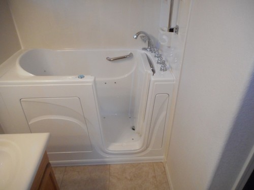 Walk in Bathtub by Independent Home Products, LLC
